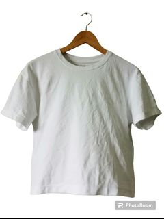 (Category: ) located in . Submitted by bundleuniqlo4all (Listing ID 1250577301, Image 1). Description: .