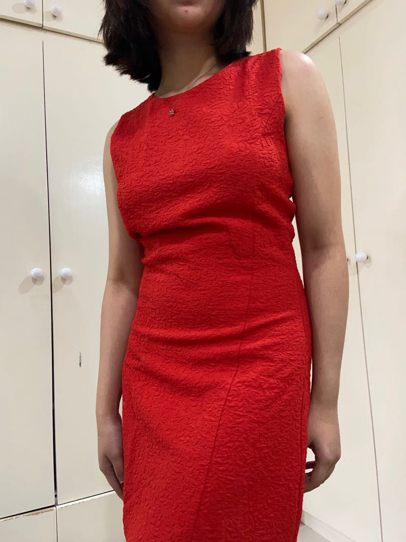 Mango Red Dress (Category: Dresses) located in Santa Rosa. Submitted by catshup (Listing ID 1250709254, Image 2). Description: 🍅 super pretty red dress!!! the details are so nice 🍅 barely used so its good as new 🍅 form is very nice! 🥫 MOP: GCash 🥫 MOD: LBC, J&T, SDD 🥫 Loc: Sta. Rosa, Laguna (can do meetups around the area).