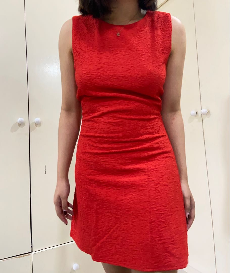 Mango Red Dress (Category: Dresses) located in Santa Rosa. Submitted by catshup (Listing ID 1250709254, Image 1). Description: 🍅 super pretty red dress!!! the details are so nice 🍅 barely used so its good as new 🍅 form is very nice! 🥫 MOP: GCash 🥫 MOD: LBC, J&T, SDD 🥫 Loc: Sta. Rosa, Laguna (can do meetups around the area).