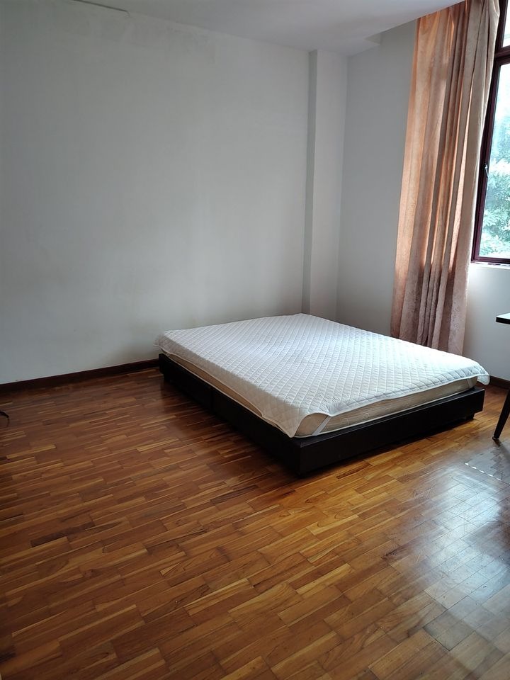 (Category: ) located in . Submitted by ripalt (Listing ID 1250722623, Image 1). Description: .