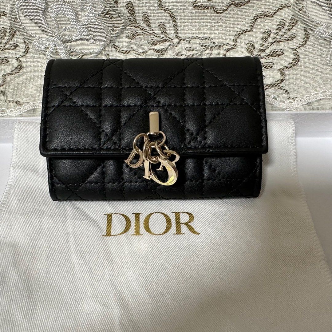 Miss hotsell dior wallet
