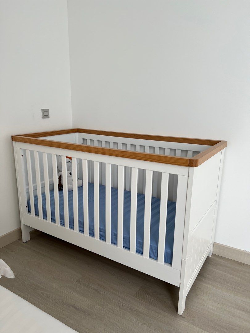 Lulworth cot shop bed mattress