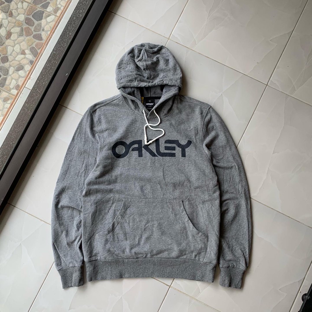 OAKLEY HOODIE, Fesyen Pria, Pakaian , Baju Luaran di Carousell