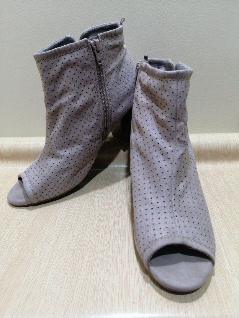 Old navy peep outlet toe booties