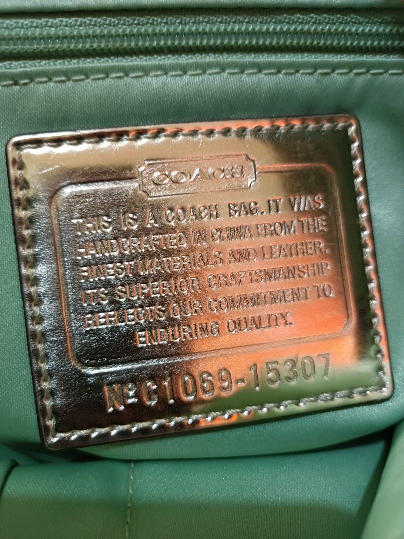 Original coach bag (Category: Shoulder Bags) located in Lingayen. Submitted by acamcaroly96553 (Listing ID 1250708150, Image 2). Description: Coach bag from Qatar looks new Original Coach bag.