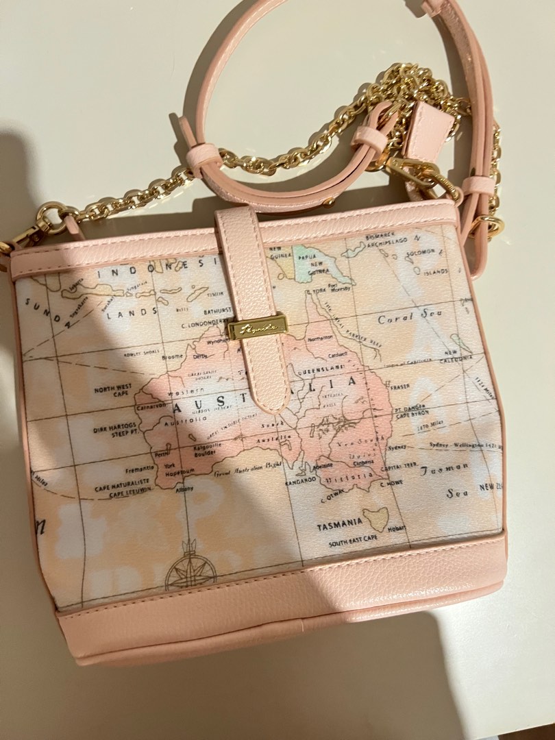 Paprika map sling bag
