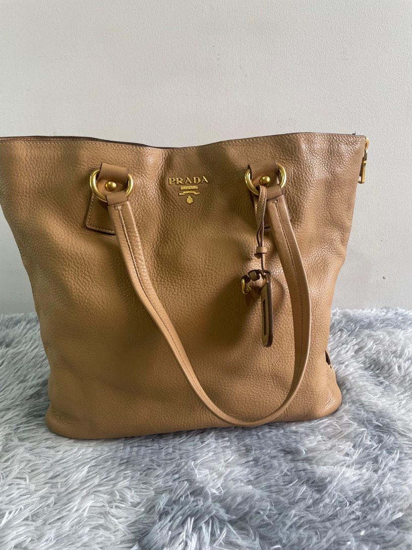 Prada Daino Tote with Entrupy Certificate of Authenticity on Carousell