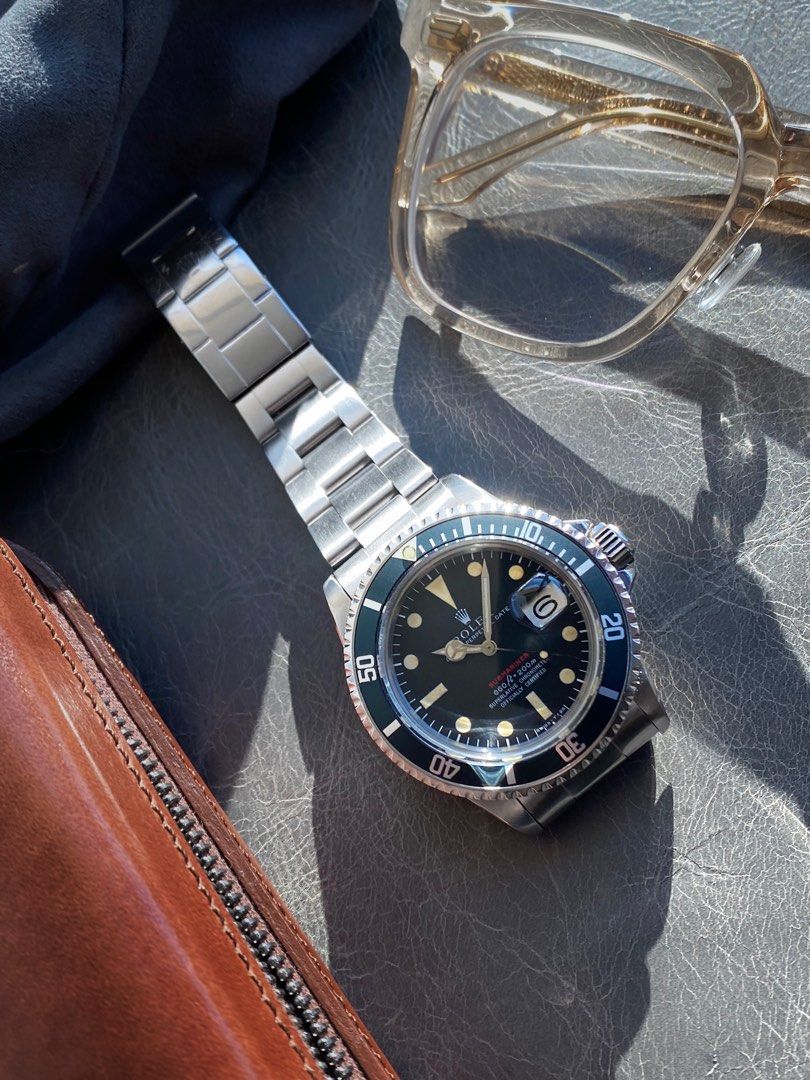 Red and outlet blue submariner