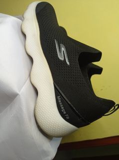 Skechers original second like new condition size