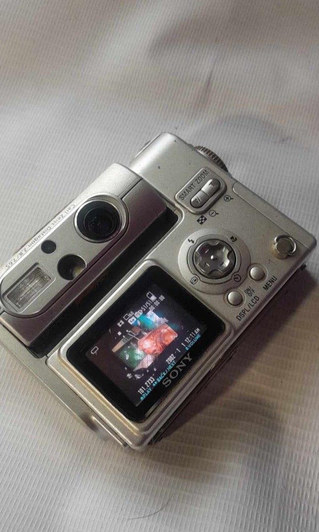 SONY CYBERSHOT DSC-F77, Photography, Cameras on Carousell