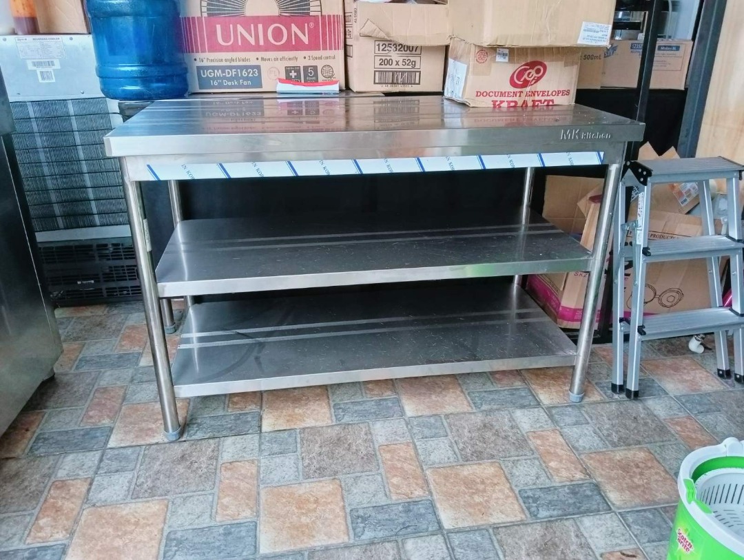 STAINLESS TABLE on Carousell