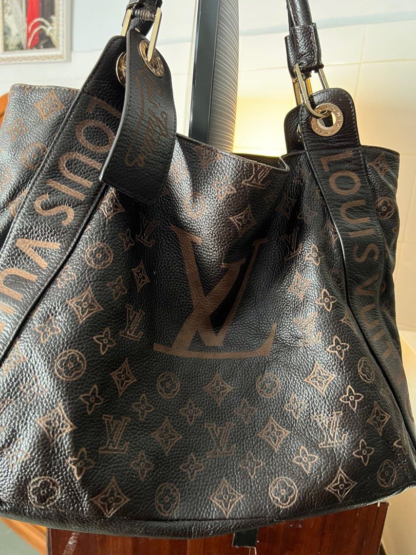 Tas Louis Vuitton AR2189 Masenger Bags Black, Barang Mewah, Tas & Dompet di  Carousell