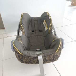 [to bless] Maxi Cosi Cabrio Fix - baby carrier
