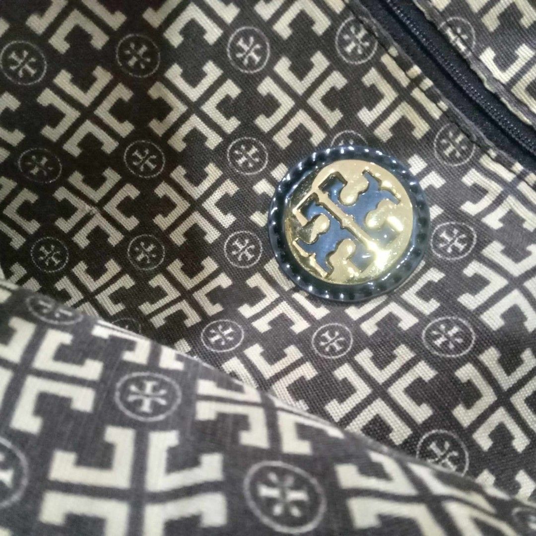 Tory Burch Ella Black Small Tote (Category: Luxury Bags & Wallets) located in Taguig. Submitted by esa.agustin (Listing ID 1250705261, Image 3). Description: Original Tory Burch Ella black nylon small tote bag. With dust bag..