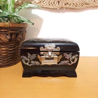 Vintage wooden black lacquered  mother of pearl inlay jewelry box