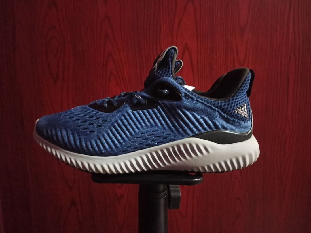 WMNS) adidas Alphabounce EM BW0324 size 36, Fesyen Pria, Sepatu , Sneakers  di Carousell