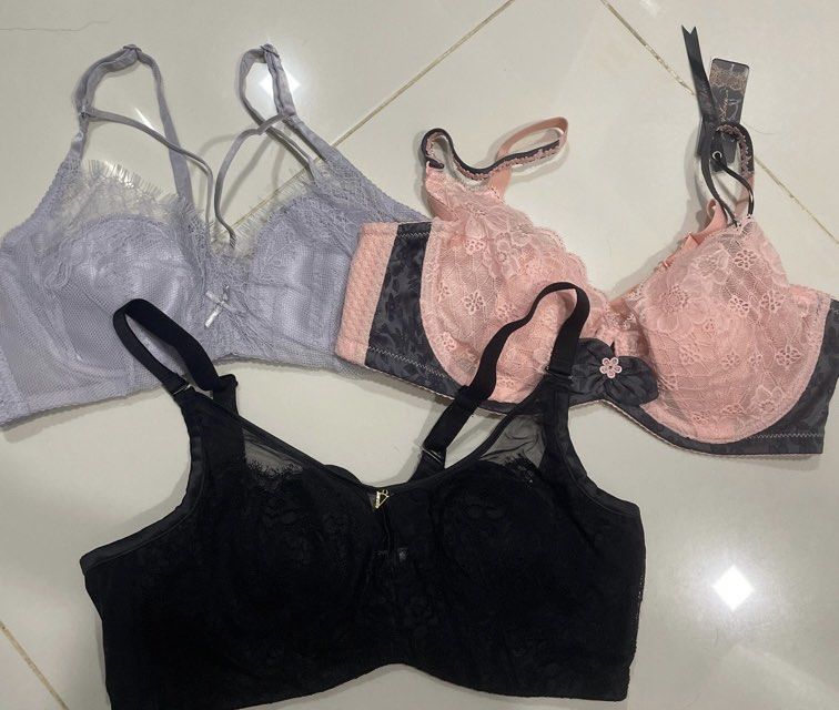 38-40c bra lingerie comfy lace sexy, Women's Fashion, New Undergarments &  Loungewear on Carousell