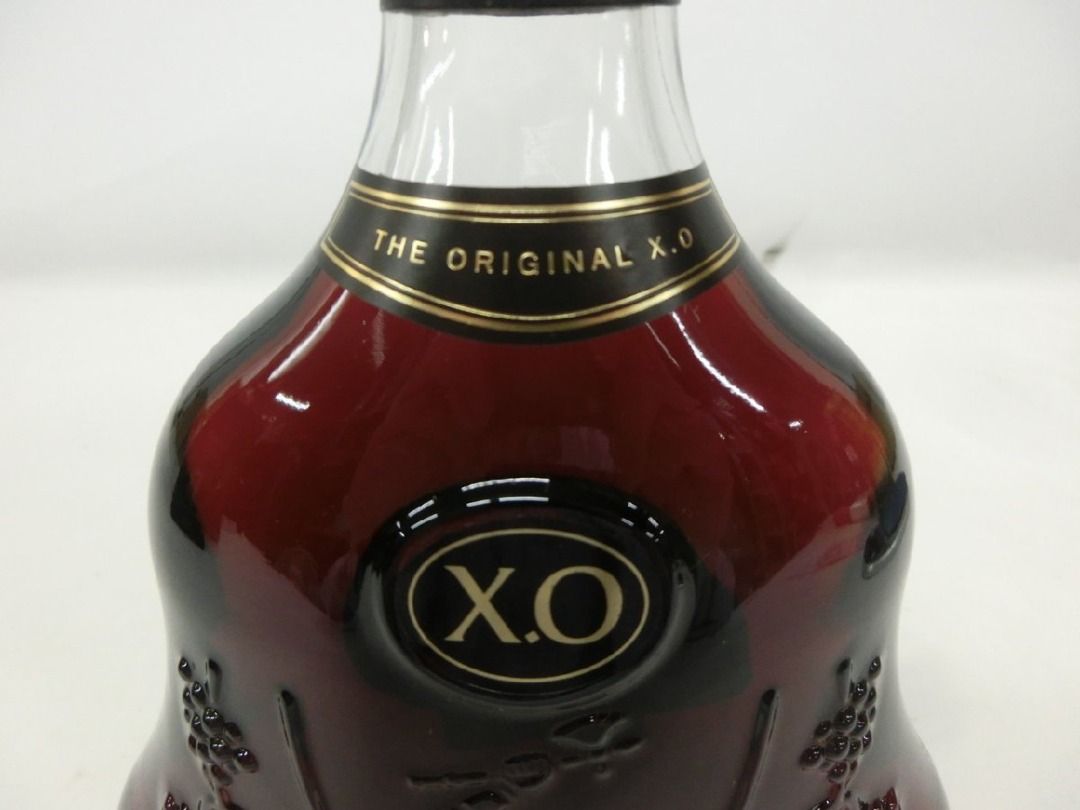 未開封Hennessy XO 軒尼詩700ml 40% 干邑白蘭地附外盒, 嘢食& 嘢飲