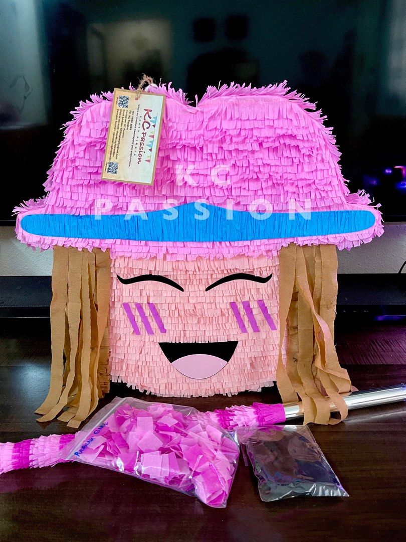 Roblox girl inspired Pinata Roblox Party Supplies -  Portugal