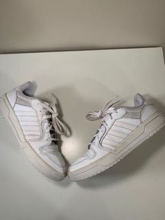 Adidas sneakers size 8.5 Mens