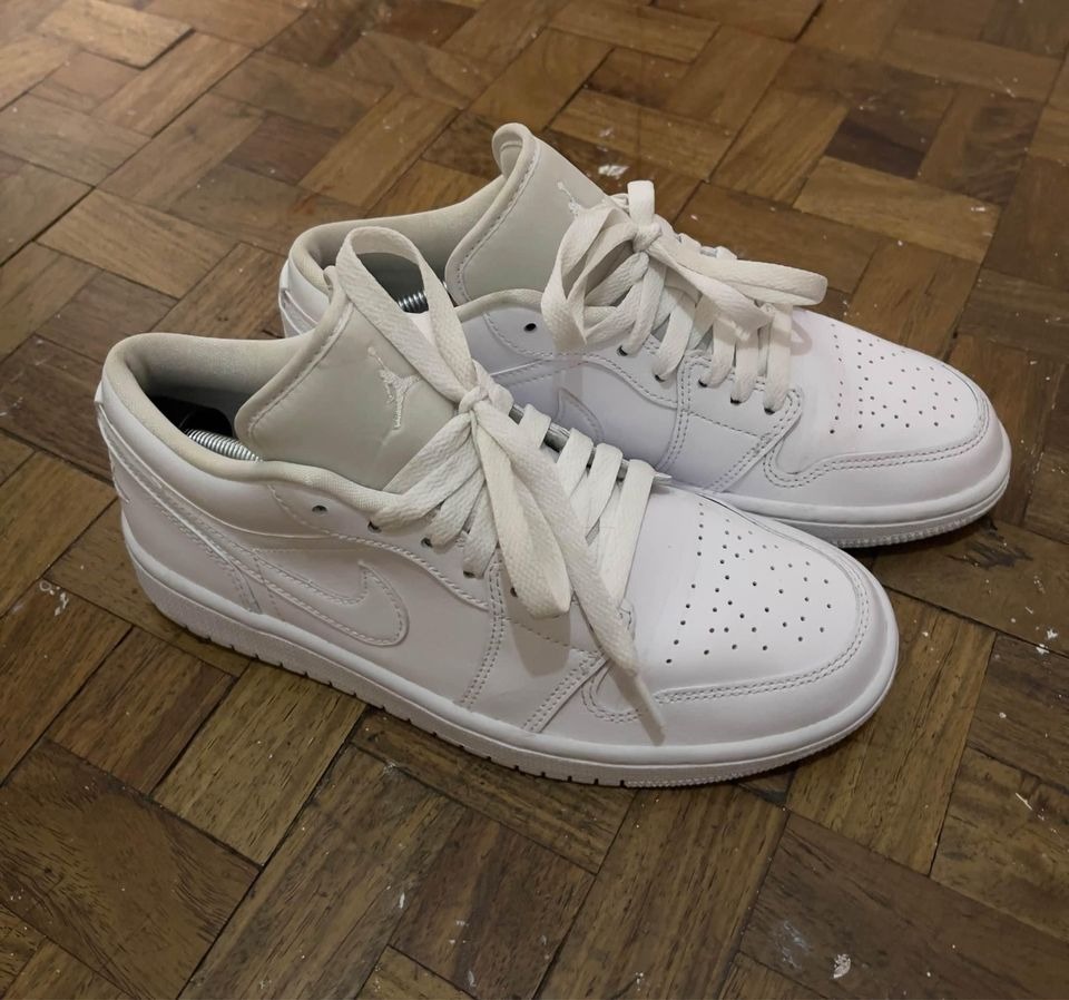 low all white jordans