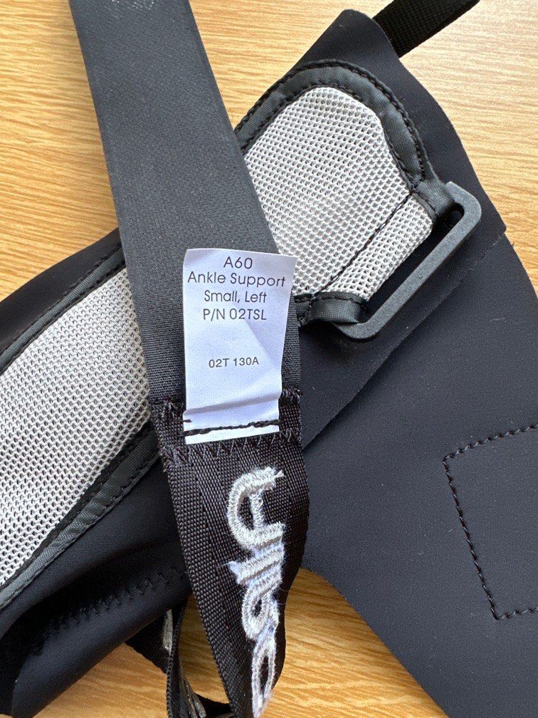 Aircast A60 Ankle Brace (Left, Small), Health & Nutrition, Braces