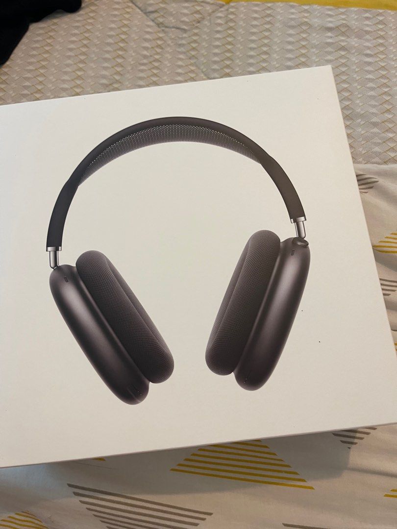Airpods Max Space Gray with Black Headband (Category: Headphones & Headsets) located in Makati City. Submitted by abbybit (Listing ID 1250750824, Image 1). Description: Like new. Bought at rockwell power mac. With box and receipt. With warranty until march 2024. Last price posted. .