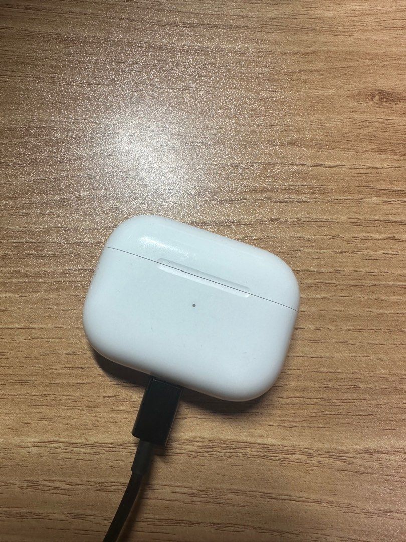 How do I buy a single compatible AirPod or case? - Center How do I buy a single compatible AirPod or case? - Center