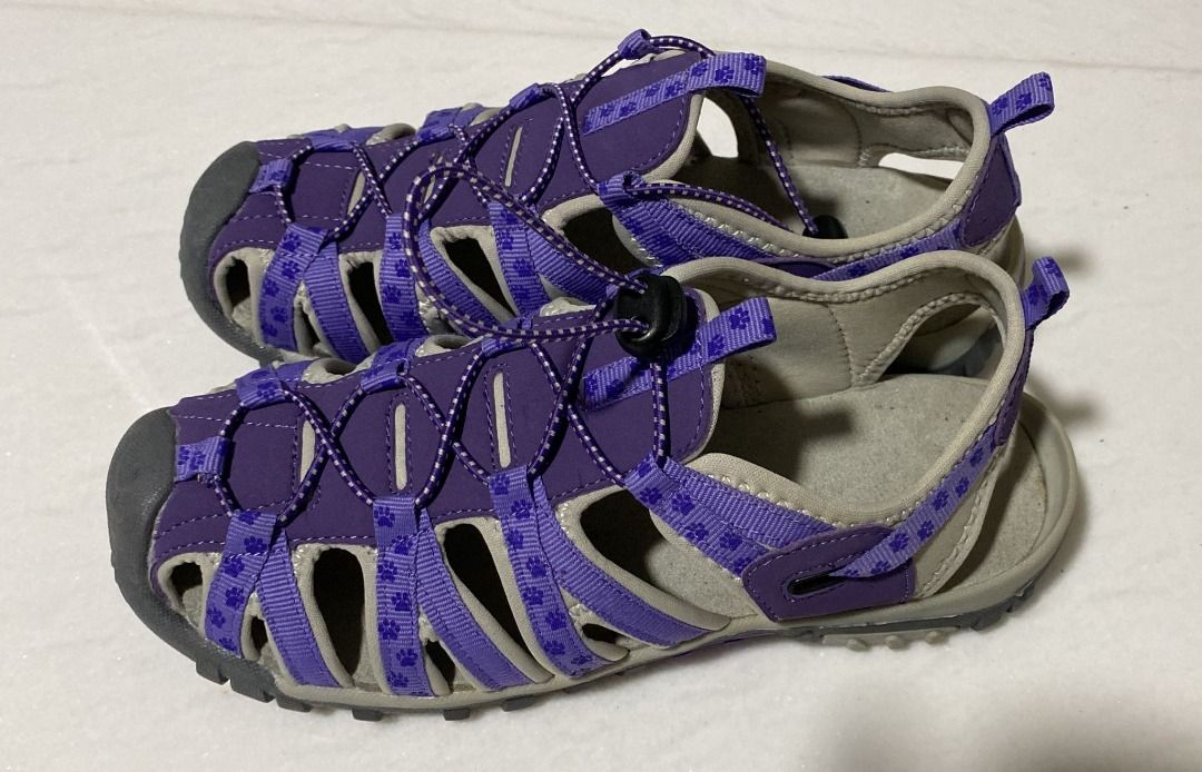 Animal rescue shop sandals