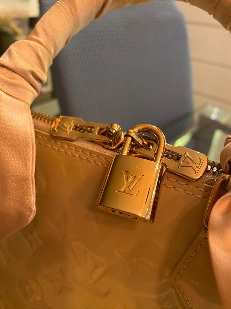 LOUIS VUITTON Louis Vuitton Vernis Alma PM Rose Florentine Handbag M91614  FL3175
