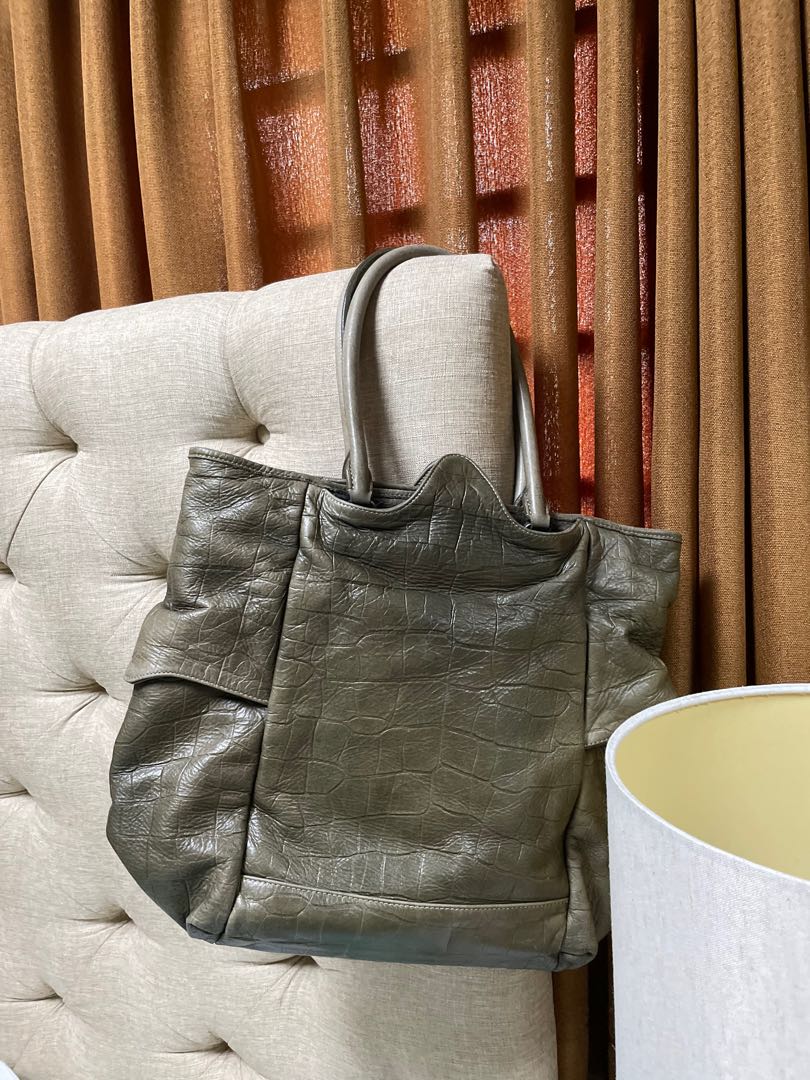 Aniary tote, Luxury, Bags & Wallets on Carousell
