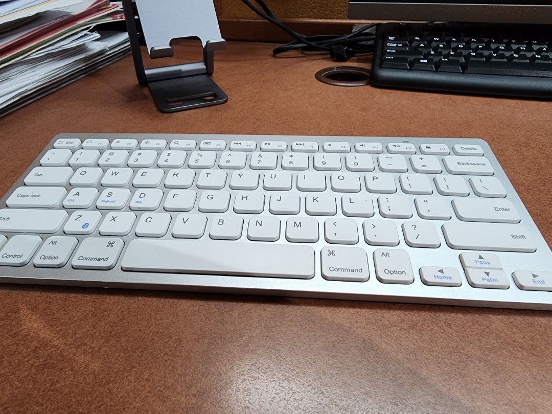 Anker ultra slim Bluetooth keyboard, Computers & Tech, Parts & Accessories, Computer Keyboard on