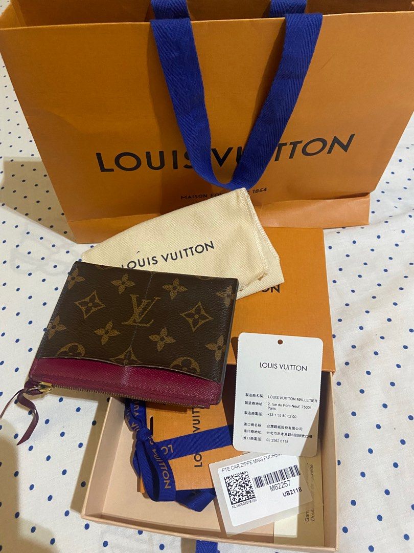 AUTHENTIC LV CARD HOLDER‼️, Luxury, Bags & Wallets on Carousell