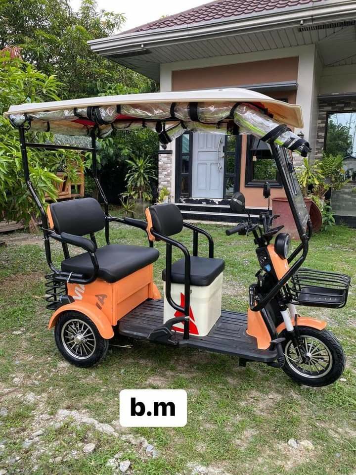 Avia cruise etrike (Category: Bicycles) located in Manila. Submitted by saguittarian06 (Listing ID 1250827784, Image 1). Description: AVIA CRUISE ETRIKE 😱 New fashion colour Automatic wiper Removable battery charge sa loob ng bahay Handbrake pwede parada sa pataas Motor 1000w Original Meron din Fan kahit ilan tao Sakay kaya 3 wheels,2 rows with ROOF! INCLUSIONS: ✅Unit with complete accessories 👍Kasama bobong 👍kasama trapal 👍Kasama Wiper 👍Kas