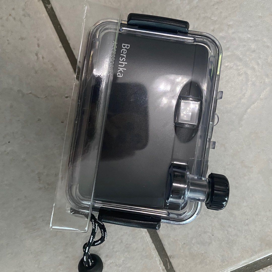 Bershka underwater film camera (Category: Cameras) located in Cebu City. Submitted by bred_bt (Listing ID 1250870960, Image 2). Description: Bnew Add sf.