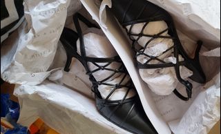 (Category: ) located in . Submitted by decluttering.kob (Listing ID 1250801254, Image 1). Description: .