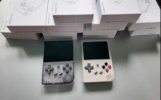 Brand New Anbernic RG35XX W/ Garlic OS 6500+ games installed