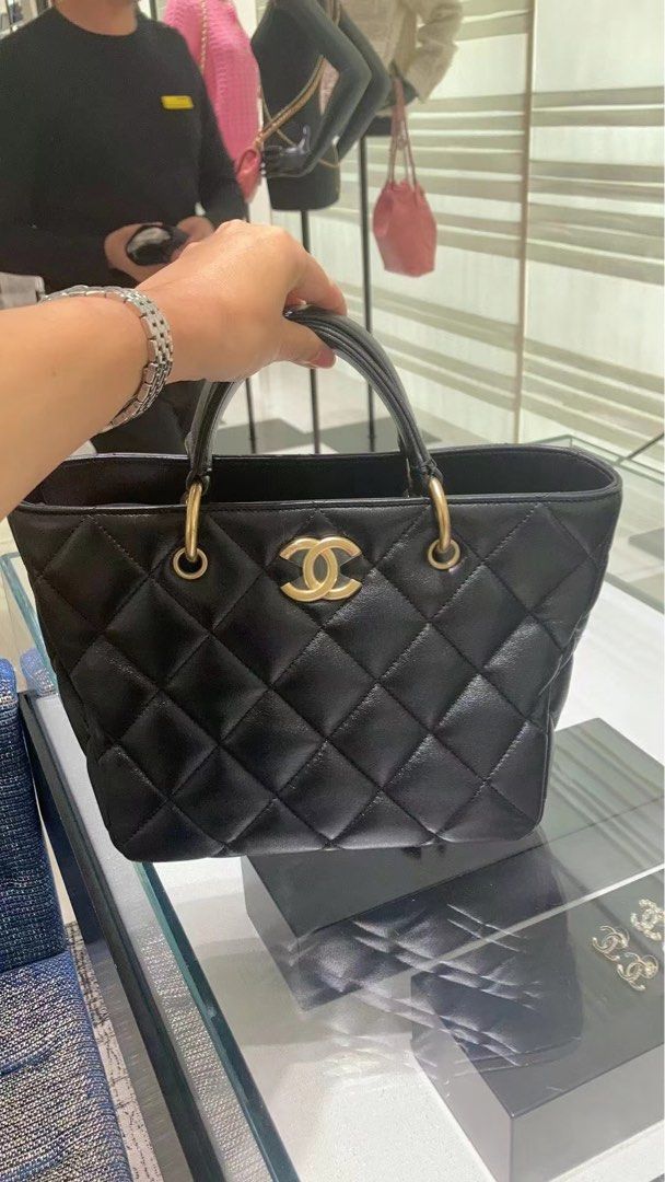 Chanel logo tote clearance