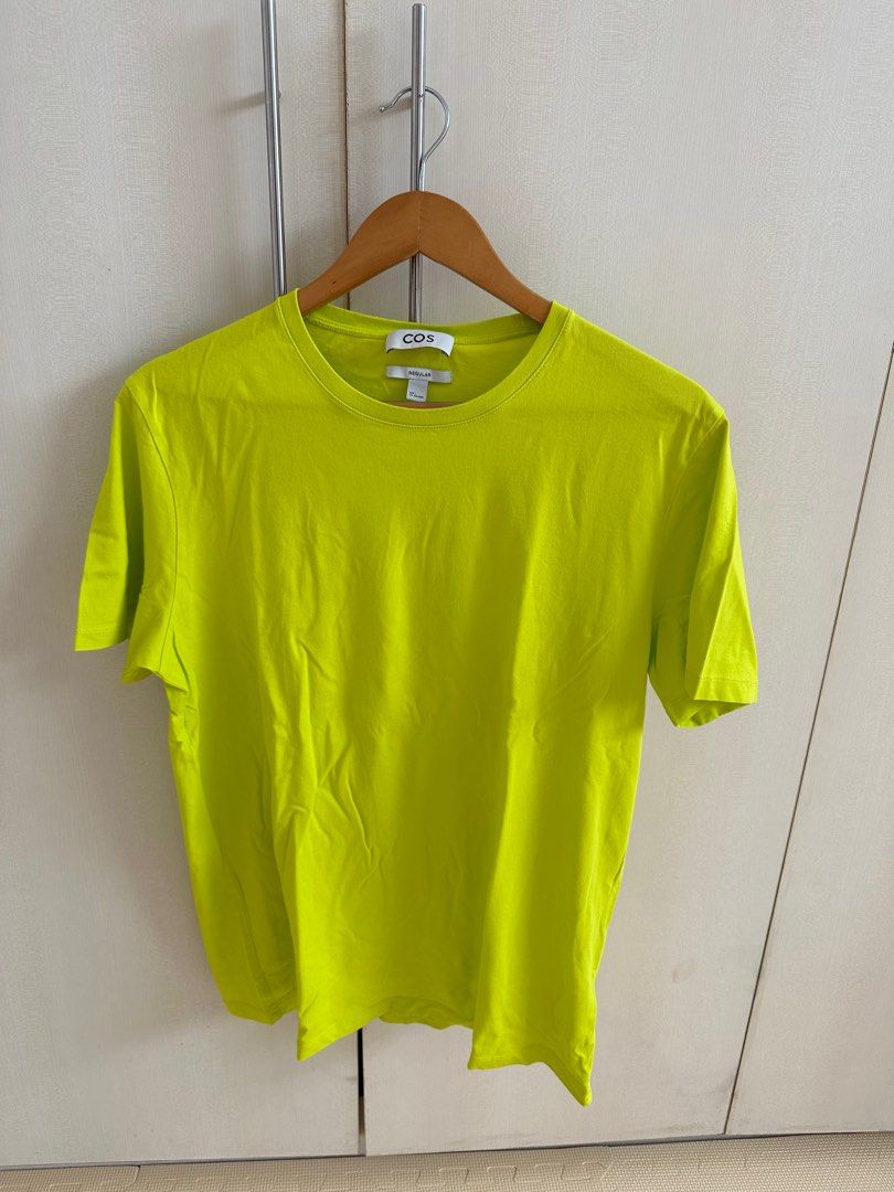 COS Neon Green Shirt Large (Category: Tshirts & Polo Shirts ) located in Mandaluyong City. Submitted by mumandraescloset (Listing ID 1250820564, Image 1). Description: COS Shirt Mens Neon Green large Measurements: Chest- 20.5" Length- 27" *flat lay measurement .