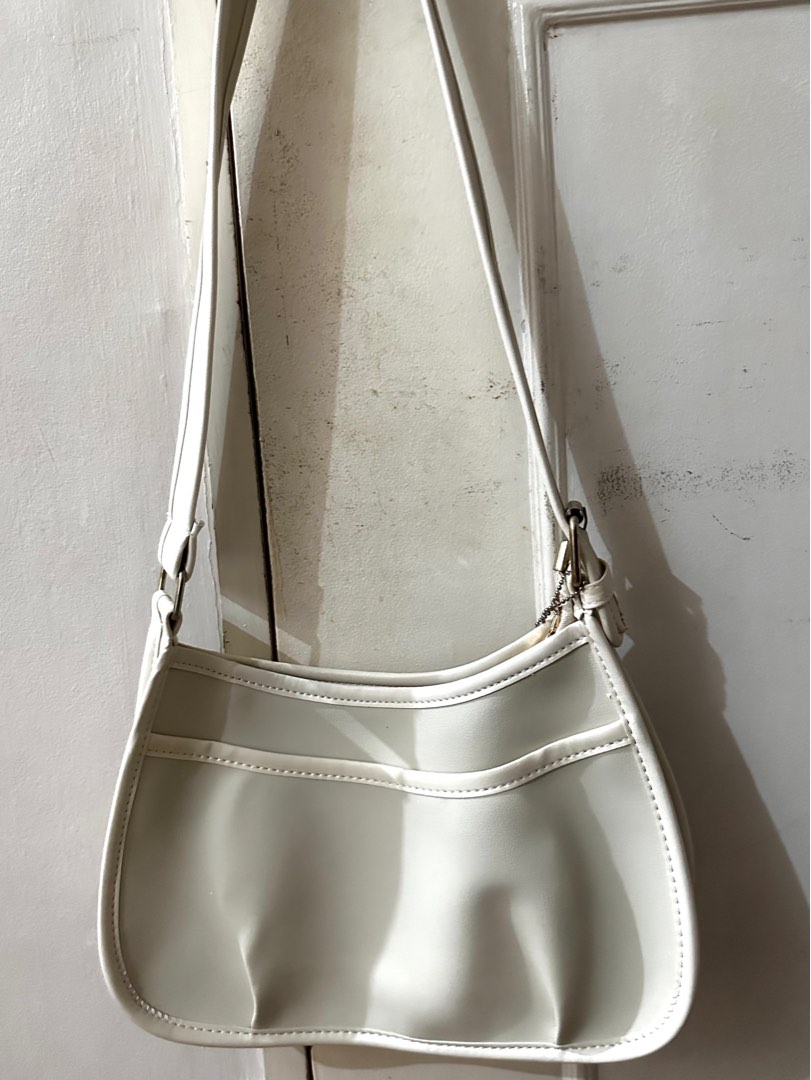 cream shoulder bag on Carousell