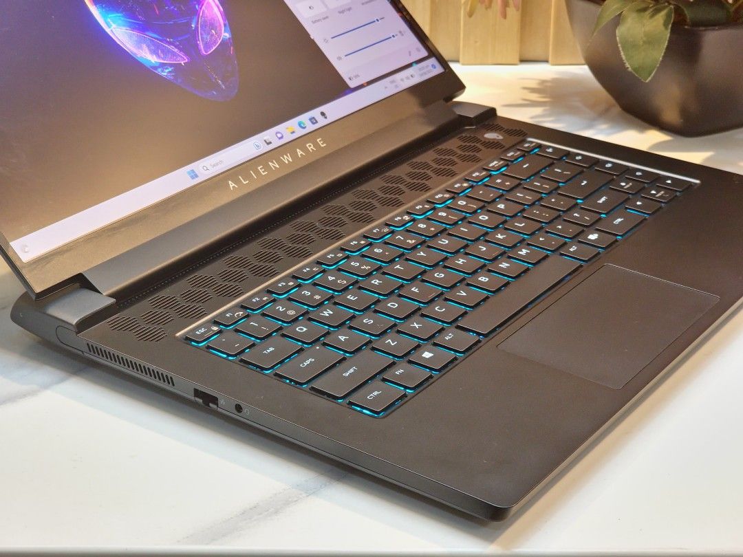 Dell Alienware M15 Ryzen Edition R5 Ryzen 9 5900HX 32GB RAM 1TB M2 SSD ...
