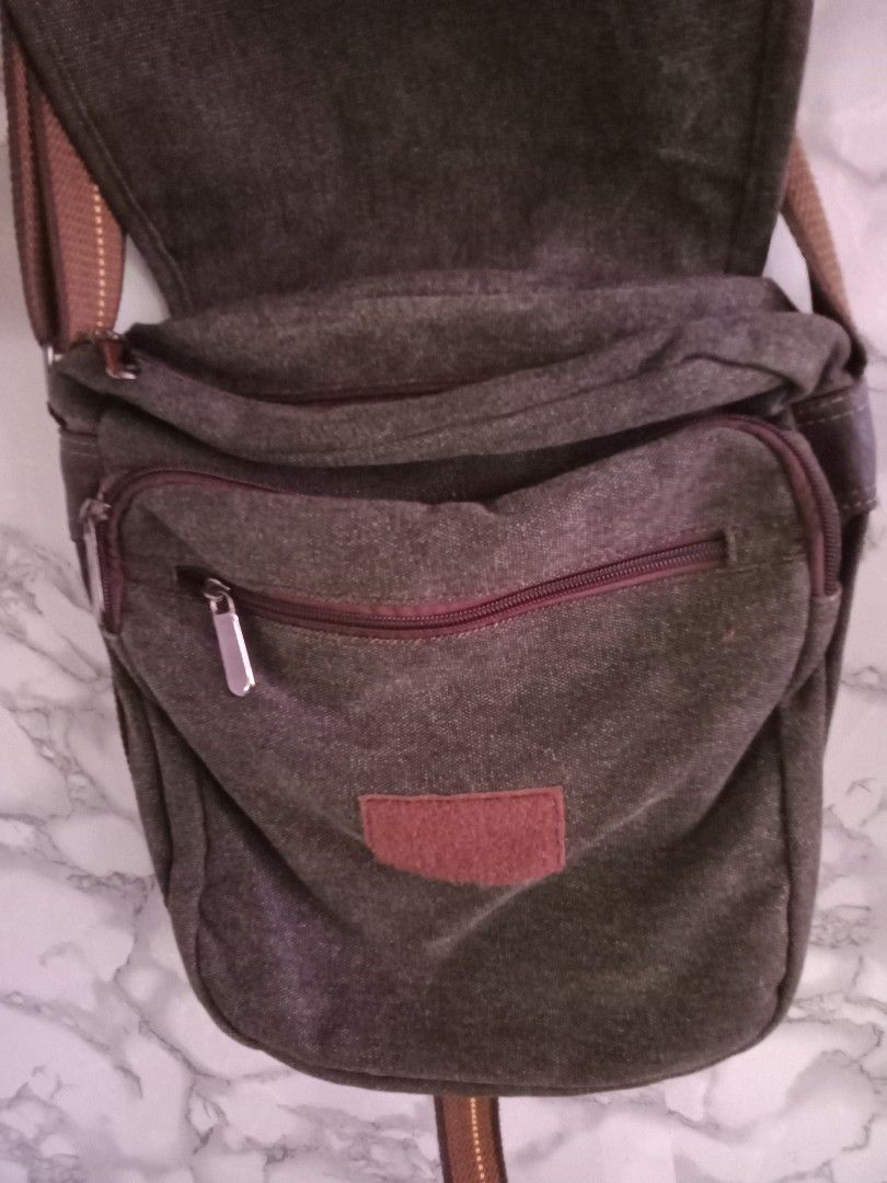 Diesel Military Messenger Sling Bag Multiple Division and Pockets With Leather Lining and Metal Inscription Goods Pang Everyday or Pang Travel