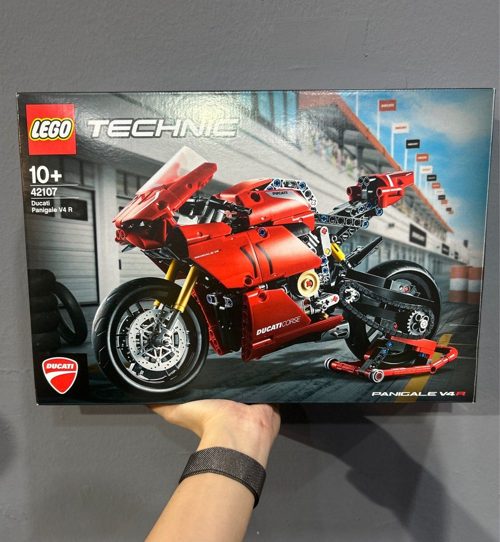 Ducati Panigale V4 R 42107 Technic, Hobbies & Toys, Toys & Games on  Carousell