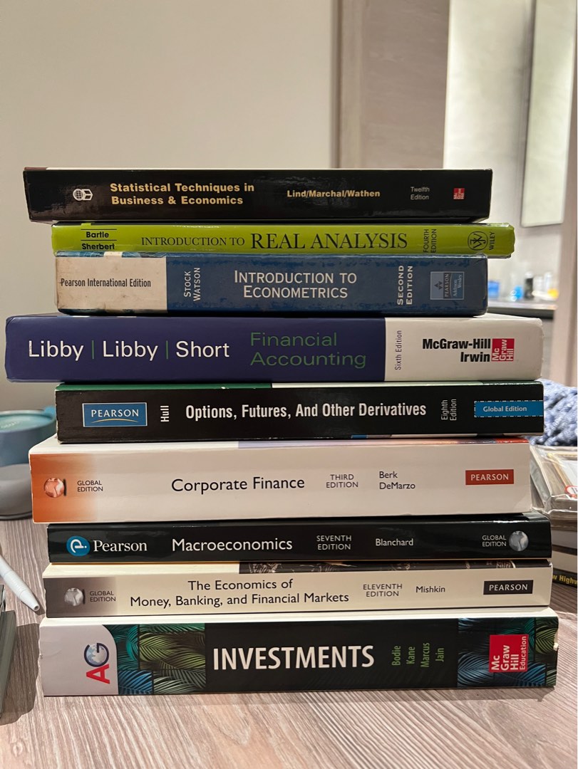 Books　economics　Toys,　textbooks,　finance　on　and　Textbooks　Magazines,　Hobbies　Carousell