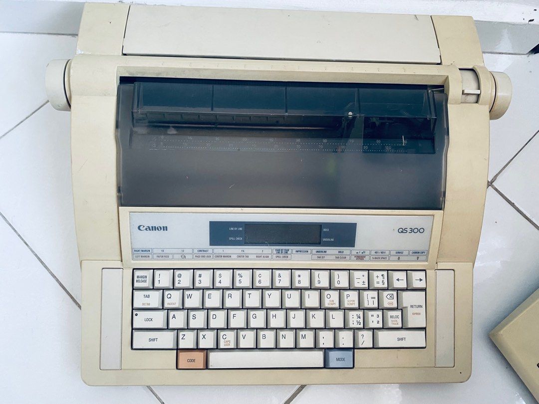 Electric typewriters, Hobbies & Toys, Memorabilia & Collectibles