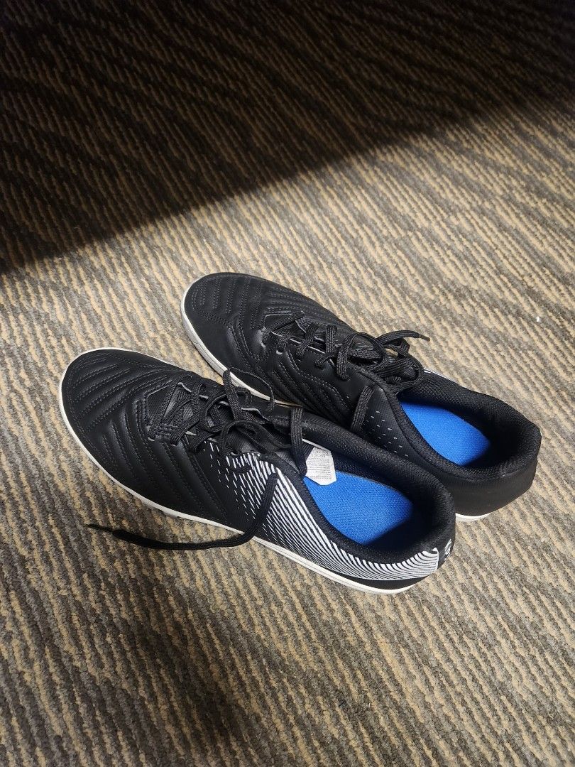 Futsal sneakers hot sale