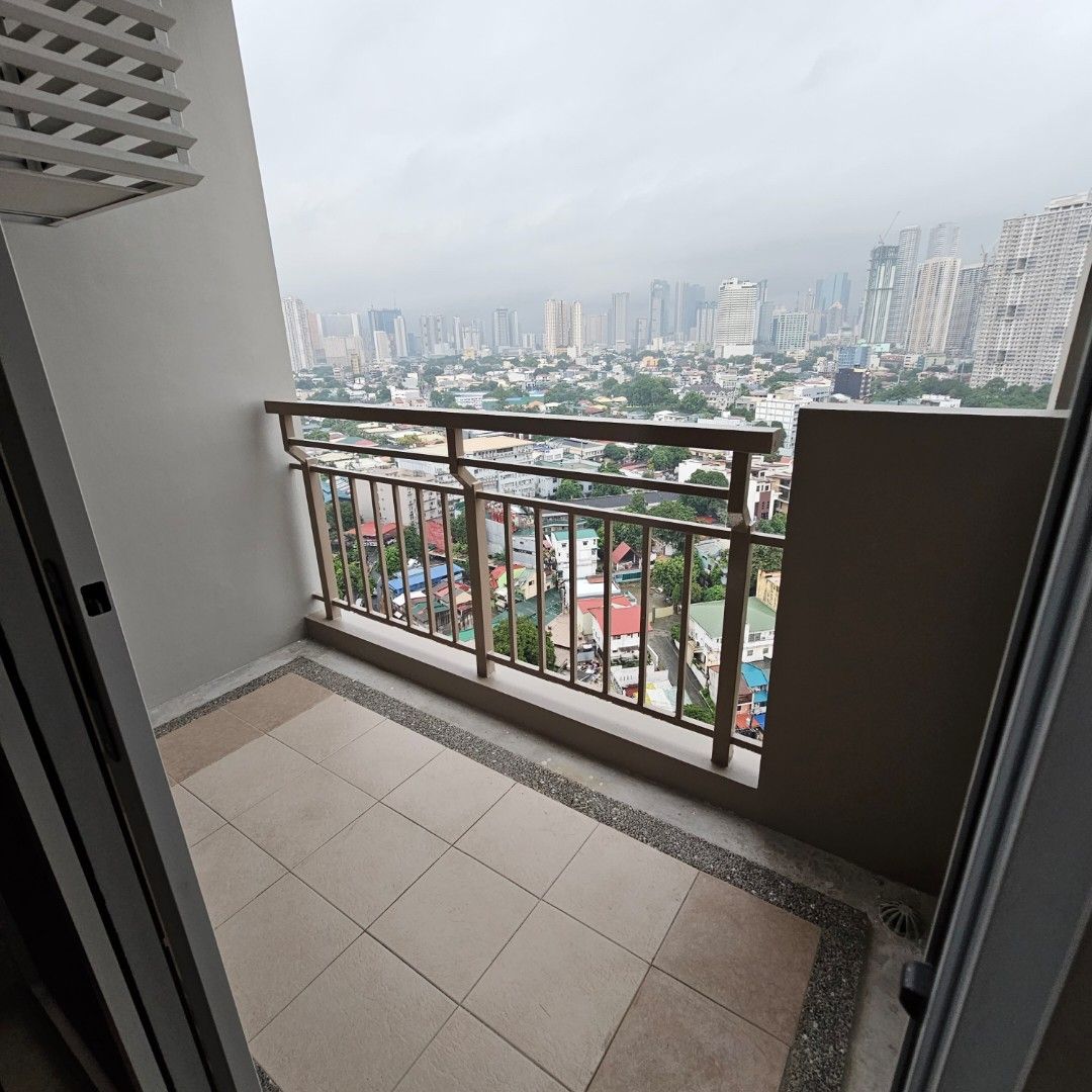 For rent Prisma Residences 1 Br with balcony condo in pasig near