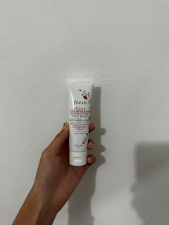 Fresh Exfoliating Face Wash