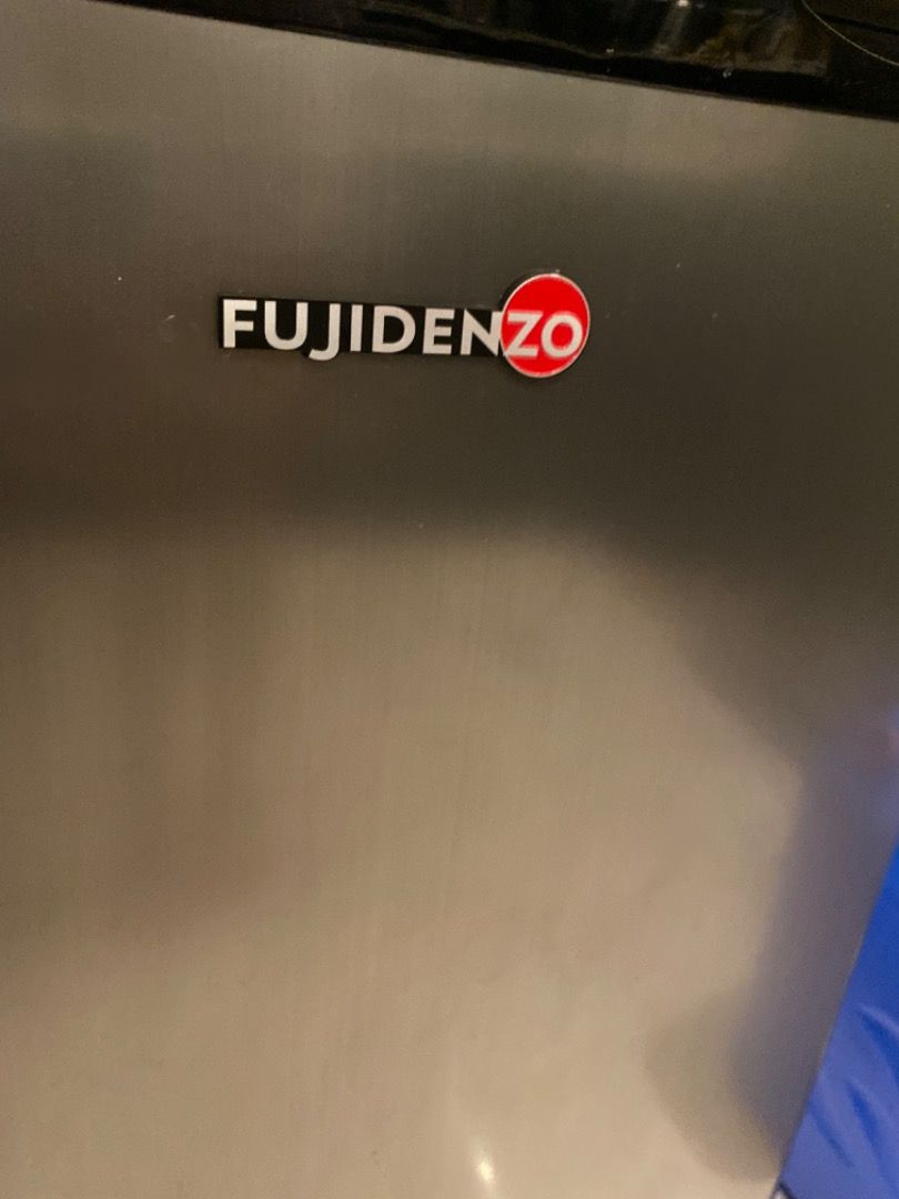 Fujidenzo 3.5 cu. ft. upright freezer UF35S2 (stainless steel), TV