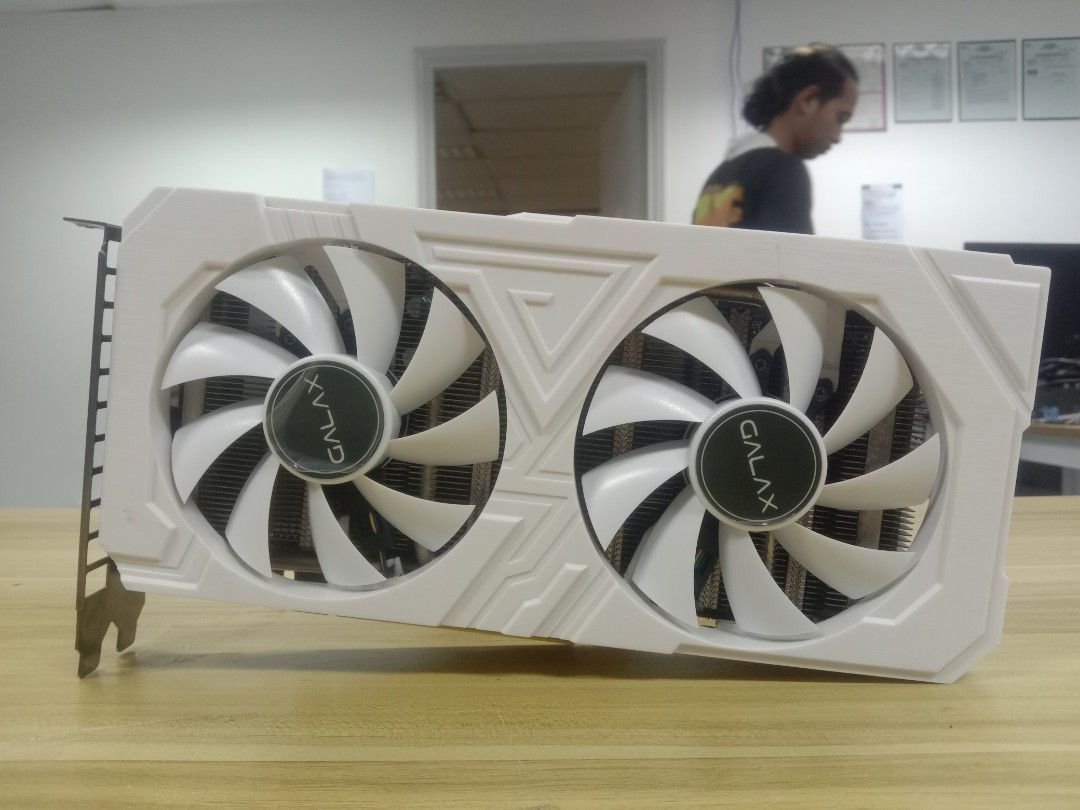 GALAX GTX 1660 SUPER EX WHITE, Computers & Tech, Parts & Accessories